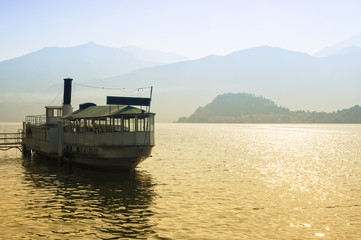 boat on Como Lake