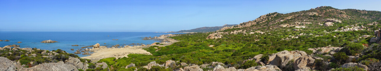 Fototapeta na wymiar Vue panoramique de la pointe de tizzano en corse du sud