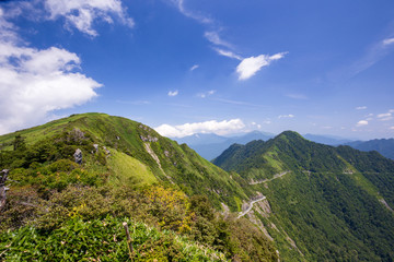 瓶ヶ森（かめがもり）から西黒森方面を眺める