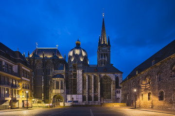 Fototapeta na wymiar Aachen Cathedral At Night