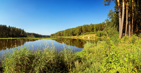 летний пейзаж на берегу уральской реки Иртыш, Россия © 7ynp100