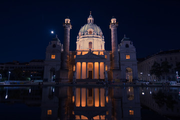 Fototapeta premium Karlskirche in Vienna at Night