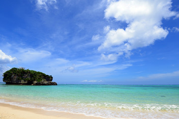 Naklejka na ściany i meble 沖縄の美しい海とさわやかな空
