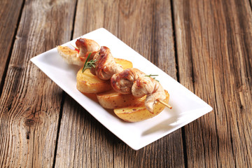 Chicken souvlaki with roasted potato
