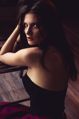 Naklejka premium portrait of sensual woman looking at camera