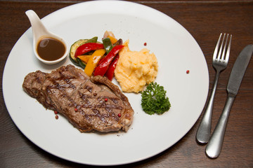 Sirloin steak and Grill vegetables