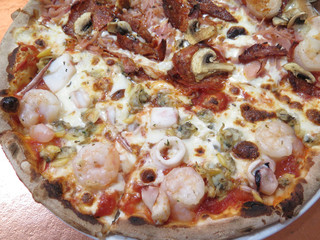 closed up the pizza in restaurant