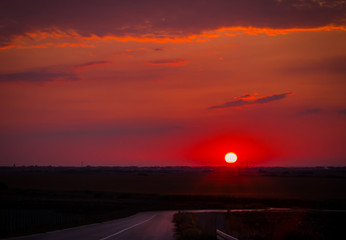 Fototapeta na wymiar Sunset over the horizon
