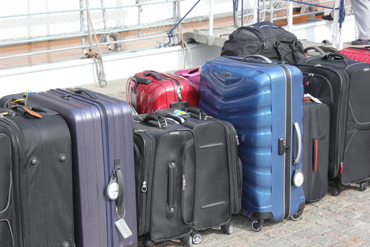 Viele Koffer vor der Abreise
