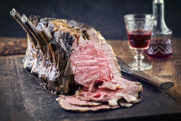 Rib of Beef auf altem Blech