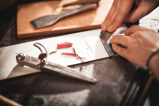 Leather handbag craftsman