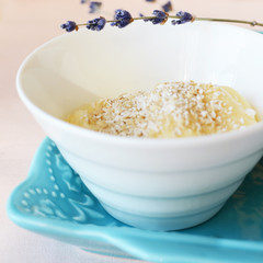 Yogurt with oat bran