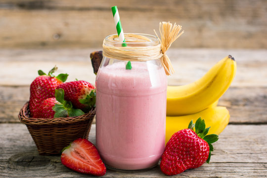 Fresh Strawberry And Banana Smoothie 