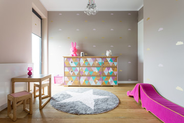 Colourful but stylish decor of a girl's room
