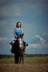 Horseback riding in the hunting grounds in linen clothes from fashion designers.