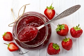 Foto op Plexiglas Jar of strawberry jam © baibaz