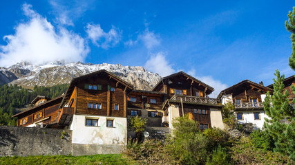 Fototapeta na wymiar Splügen Dorf, Graubünden, Schweiz