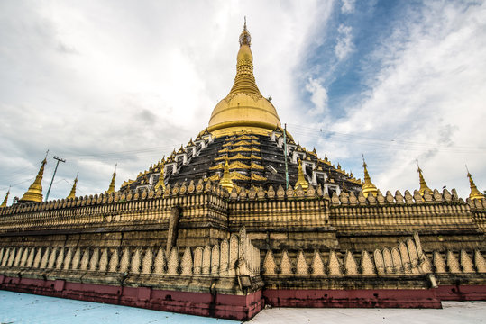 Mahazedi Pagoda the pagoda of King Bayinnaung of the Taungoo dynasty.in Bago, Myanmar.