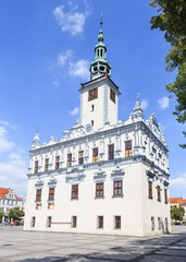 Obraz premium Ratusz w Chełmnie – z końca XIII w, został rozbudowany w latach 1567-1572 i ponownie w okresie 1884-1887. Cenny zabytek polskiego renesansu jest siedzibą Muzeum Ziemi Chełmińskiej