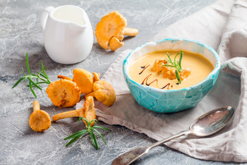 Mushroom cream soup with chanterelles