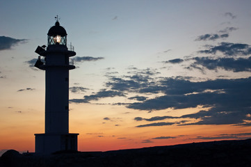 Fomentera, Isole Baleari: il faro di Es Cap de Barbaria, costruito nel 1972 all’estrema punta sud dell’isola, al tramonto il 5 settembre 2010