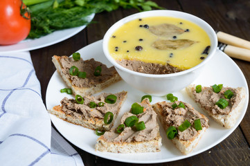 liver pate crostini