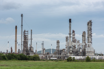Fototapeta na wymiar Oil refinery plant tower