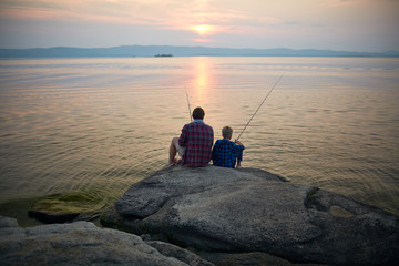 Pêche au coucher du soleil