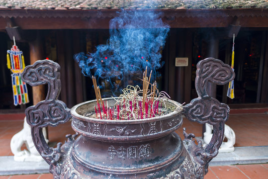 incensory at tran quoc pagoda