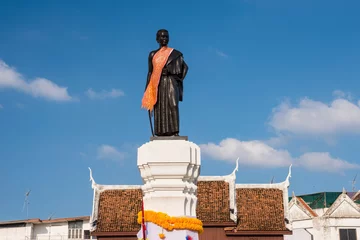 Room darkening curtains Monument Thao Suranaree or Ya Mo monument