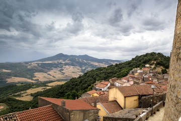 Monte Vulture visto dal Castello Grimaldi Monteverde (Avellino)