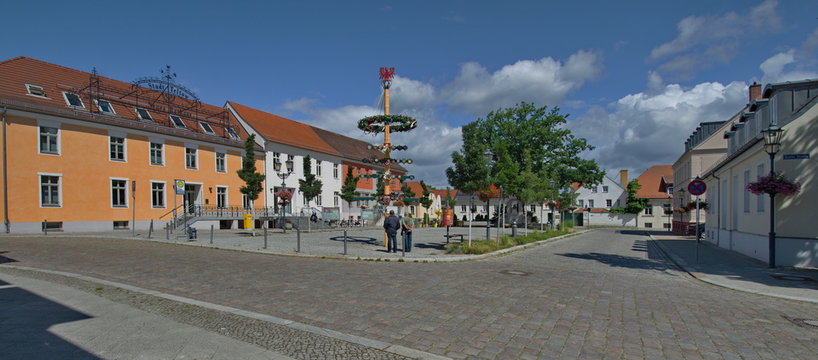 Markt in Teltow mit Rathaus