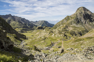 Fototapeta na wymiar Massif de Belledonne - Lacs du Crozet et du Domènon.