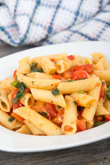 fresh tomato and basil pasta