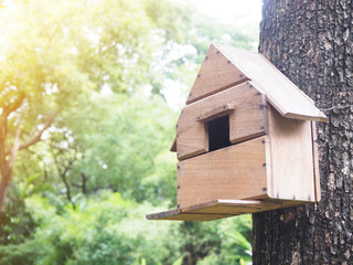 Obraz na płótnie Canvas wooden bird house
