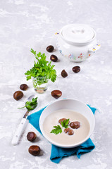 Obraz na płótnie Canvas Cream soup of pureed chestnuts