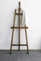 Easel