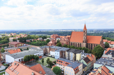Fototapeta na wymiar Kościół św. Jakuba i św. Mikołaja z XIII w. w Chełmnie tzw. Gimnazjalny, to dawny kościół franciszkański, położony w zachodniej części chełmińskiego starego miasta