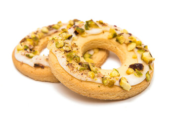Ring biscuits with pistachios