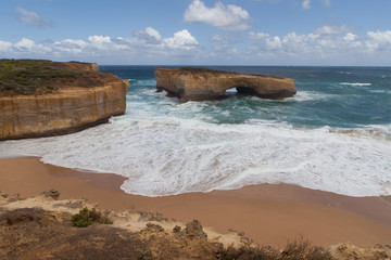 London Bridge. Great Ocean Road, Victoria, Australia © marillo
