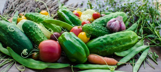 Tableaux sur verre Légumes fresh and raw vegetables