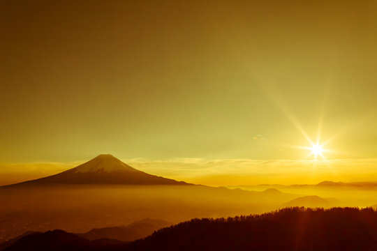 黄金色の富士山