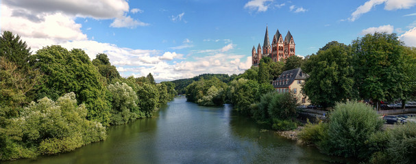 Fototapeta na wymiar Panorama vom Limburger Dom in Hessen