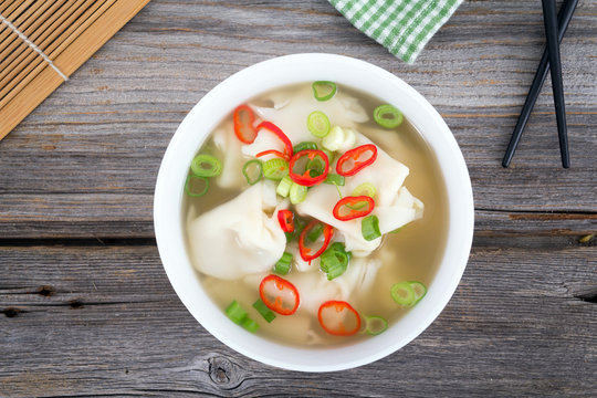 Wonton dumpling asian soup