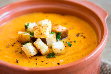 Vegetable soup with croutons