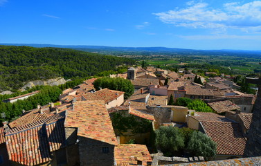 le barroux , le chateau, dans le vaucluse