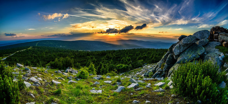 Fototapeta Stuning mountains panorama in the evening, sunset  Karkonosze Mountains