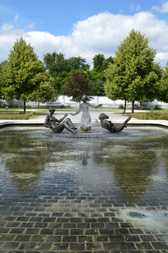Bathing women fountain, Bratislava
