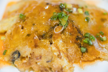 delicious Thai noodle shrimp with fry oyster shell, which is the