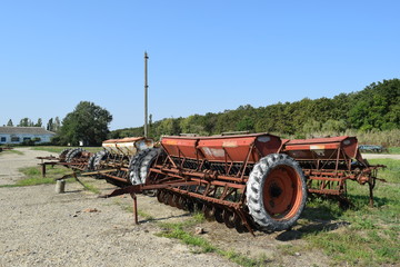 Trailer Hitch for tractors and combines